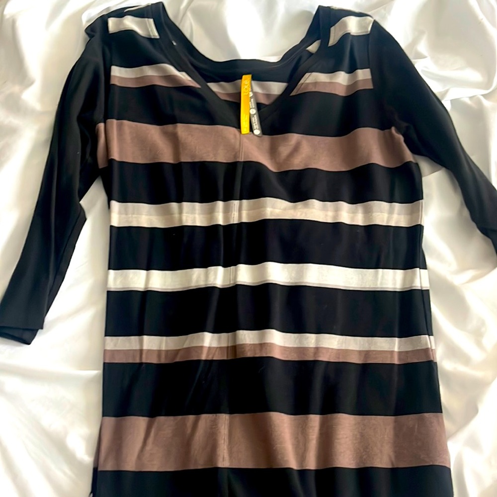 size small. super soft and stretchy material LOLE 3/4 top NWOT